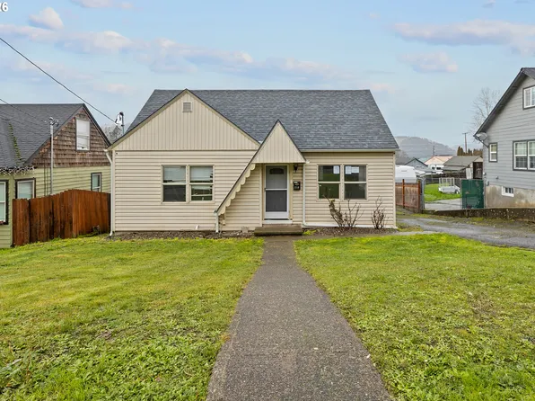 1710 SE Main St, Roseburg, OR 97470