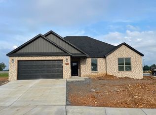 650 Abigail St, Centerton, AR 72719