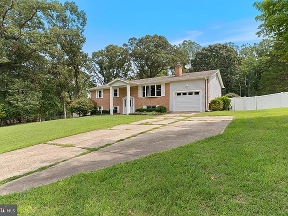 2nd image of 30420 Iroquois Ln
