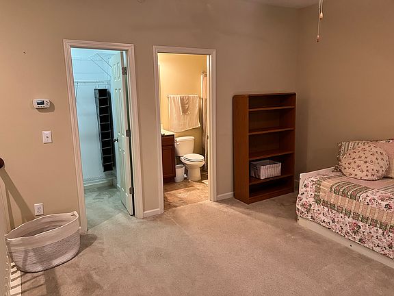 5th image of 101 W Winmore Ave