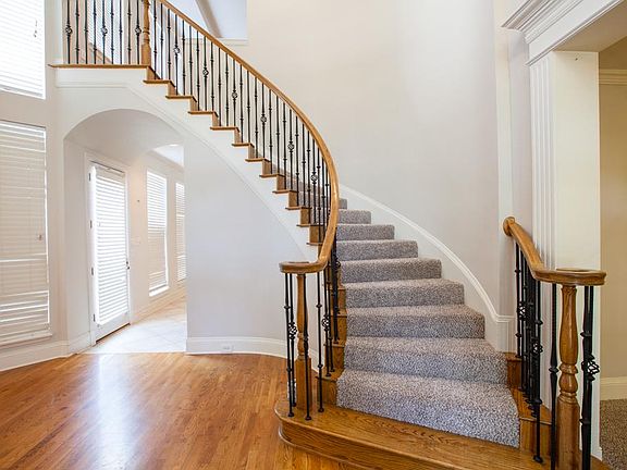 2nd image of 5136 Bellerive Dr