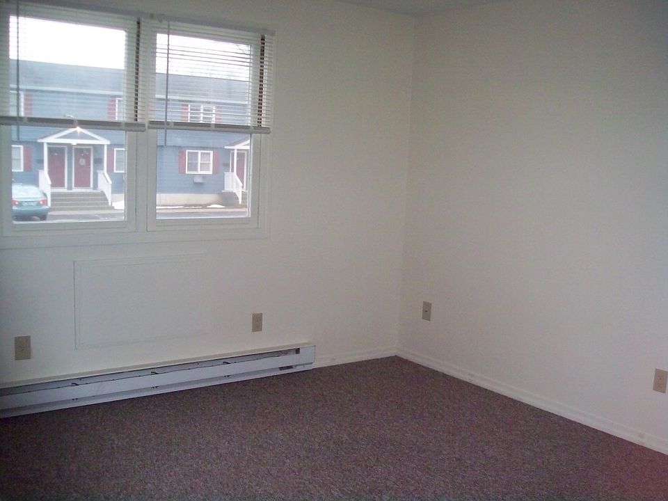 Lawrence Street Townhouses 99105 Lawrence St Palmer MA Zillow