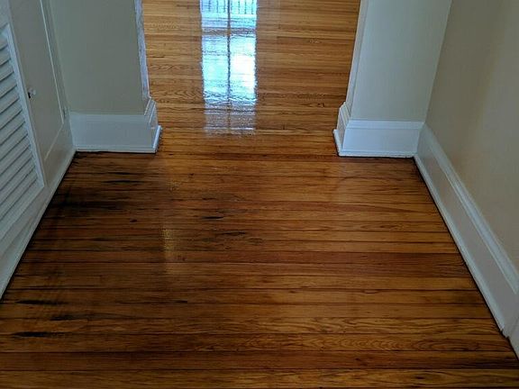 4th image of 116 W Walnut St APT 4