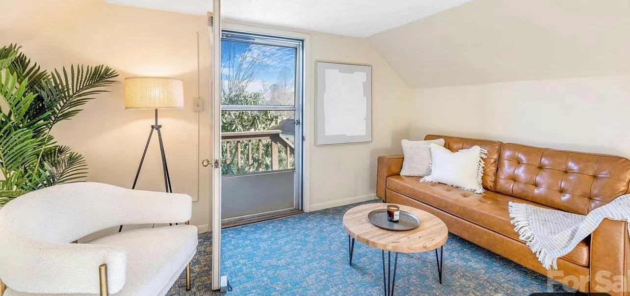 Studio, 450 sqft, $995 — Photo 3
