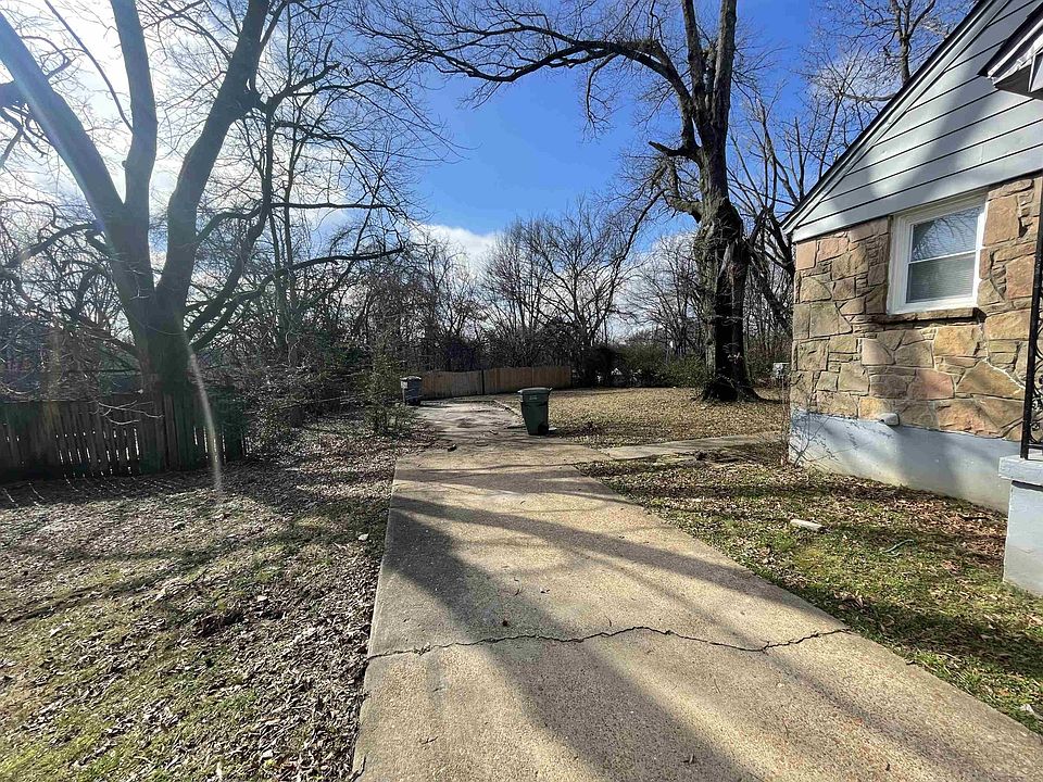 2nd image of 1391 Stage Ave