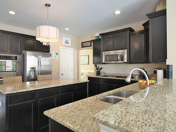 5th image of 620 Wild Rose Cir