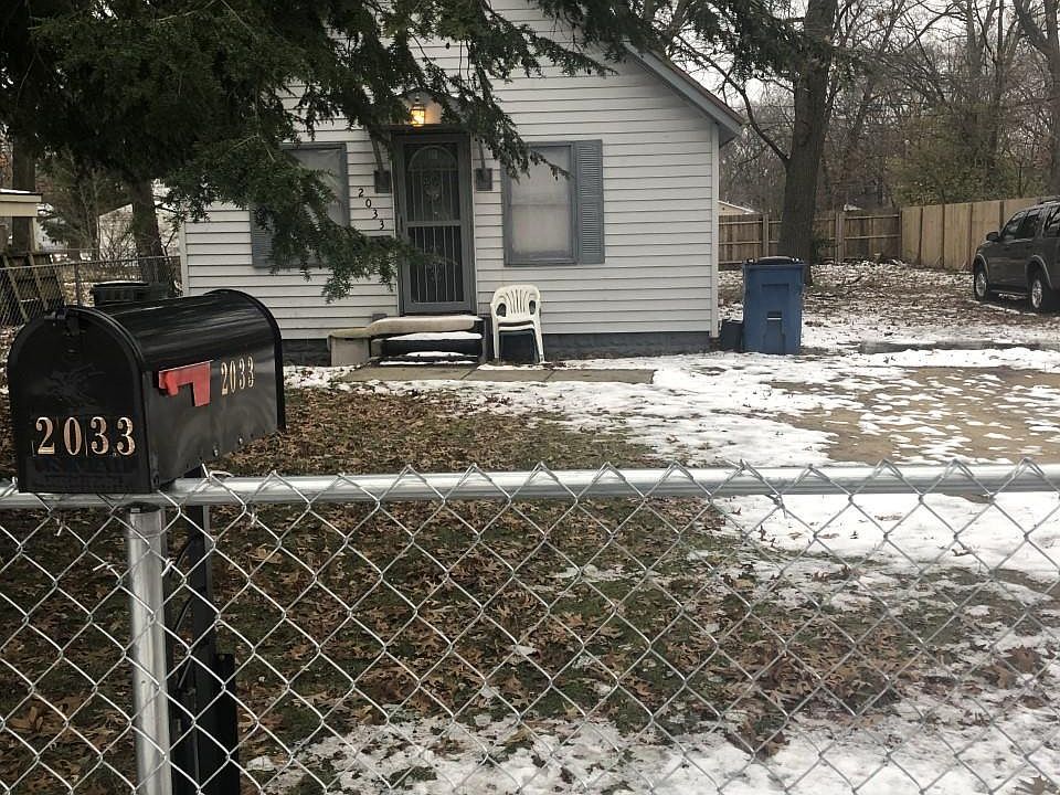 1st image of 2033 Superior St
