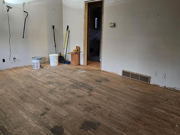 2nd image of 1420 S Ingalls Street
