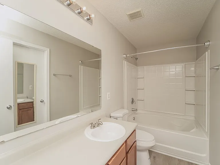 822 Littleton Dr — Photo 11