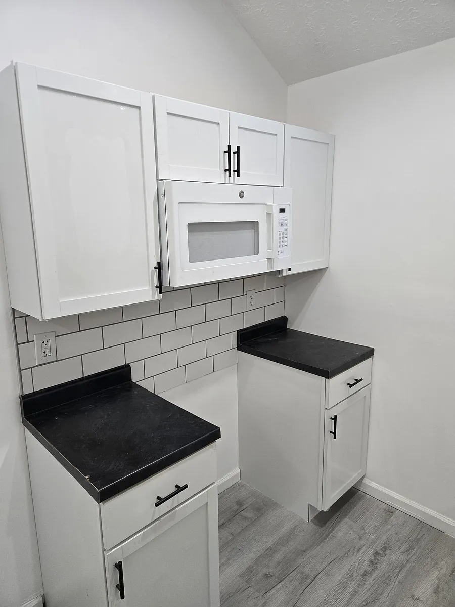 kitchen - 848 S 23rd St