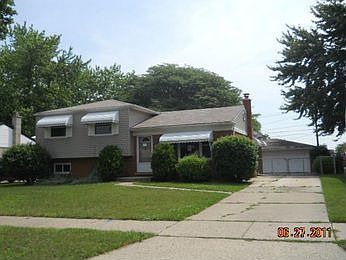 1st image of 31808 Eiffel Ave