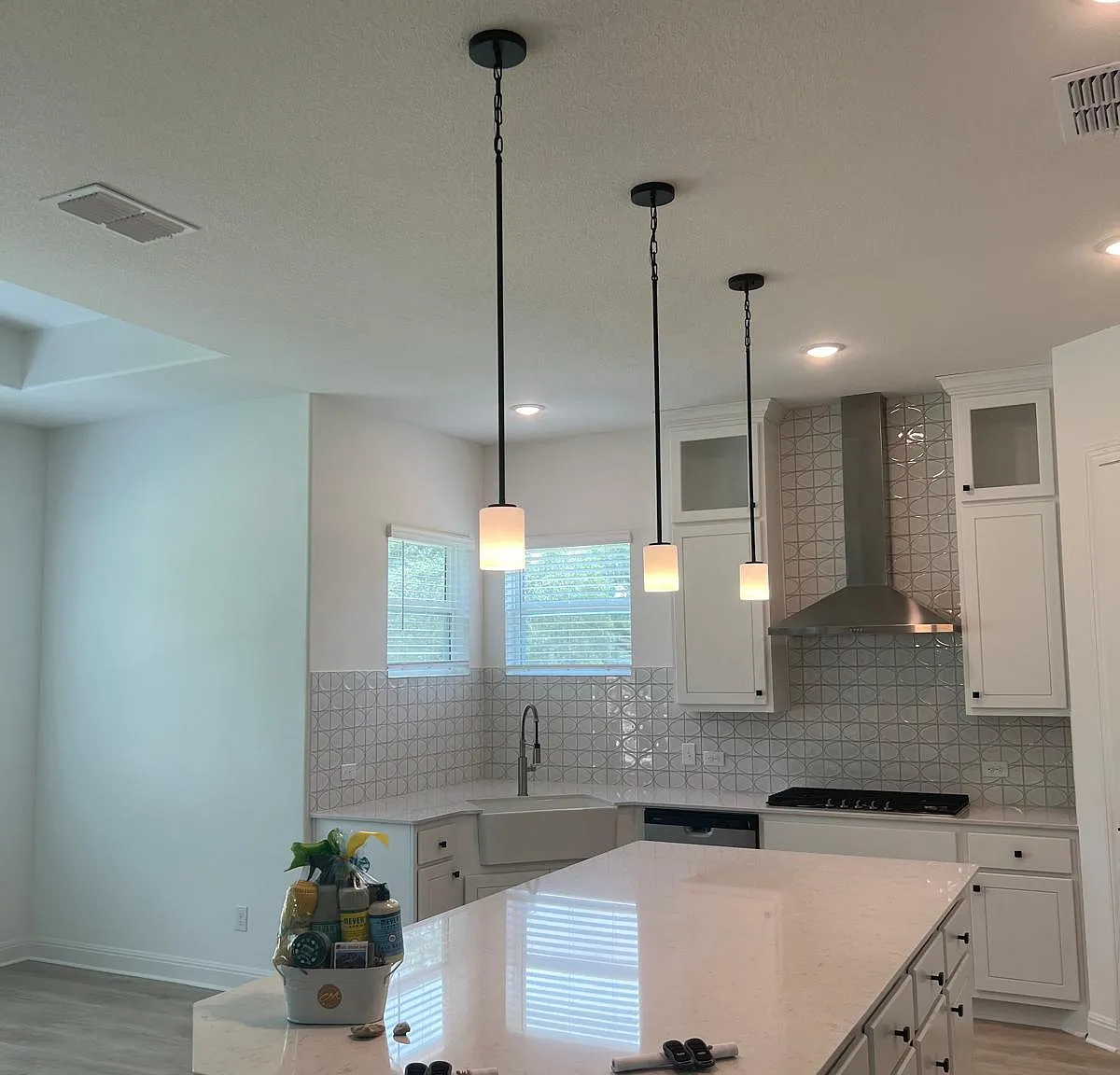 4 bed, 3300 sqft, $3,799 — Photo 4