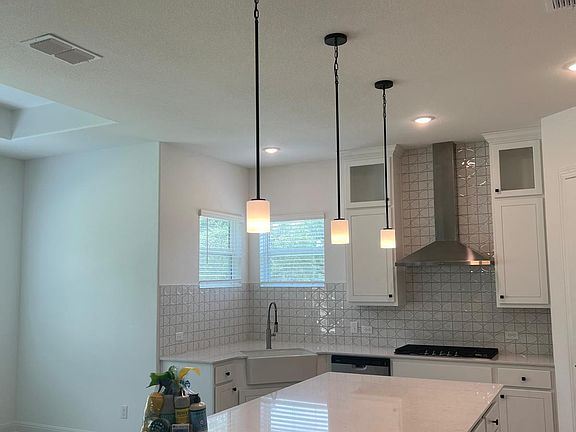 4th image of 2137 Holister Ct