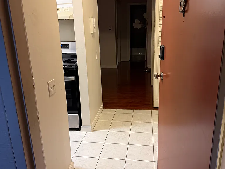 66 Shrewsbury Green Dr #J — Photo 9