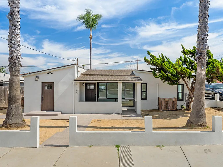 1195 Georgia St — Photo 13