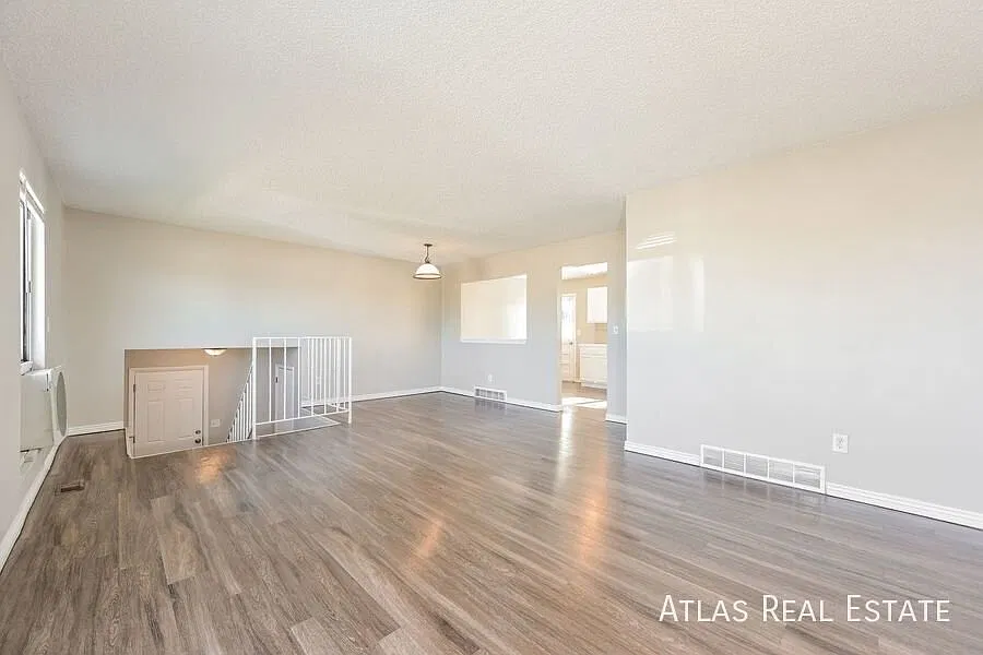 Spacious Split-Level 4-Bedroom Home in Thornton! — Photo 4