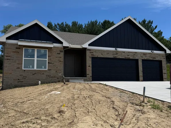 2206 Citta Cir, Cir, NE 68147