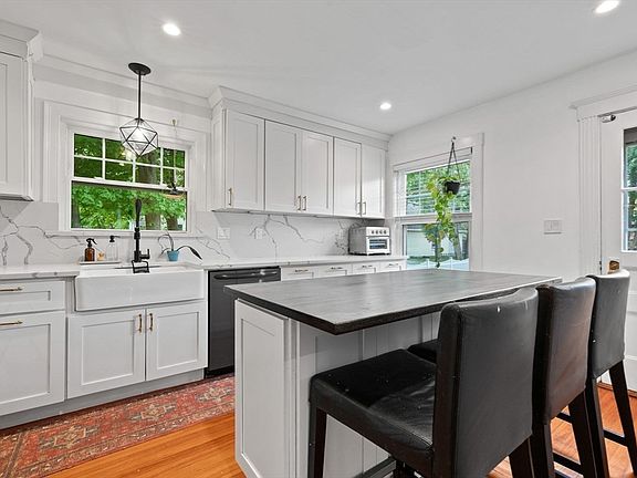 2nd image of 121 West St