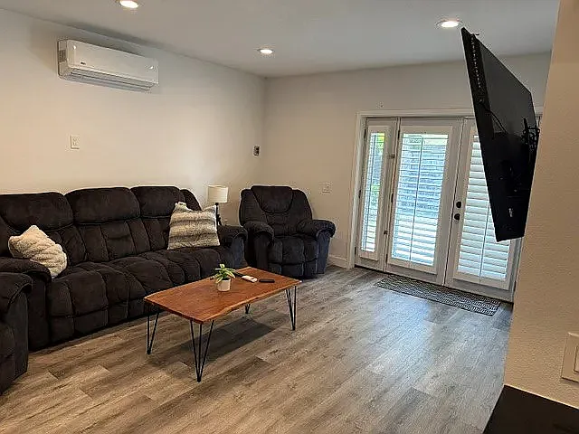 1703 Wisteria Dr — Photo 4