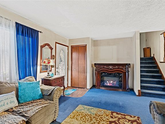 5th image of 624 Bowling Green Cir