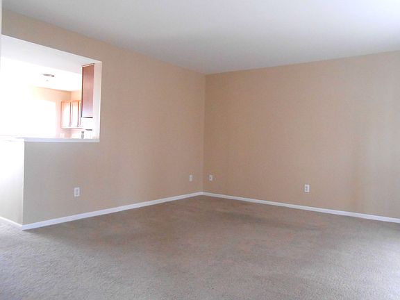 3rd image of 2347 Bloxom St