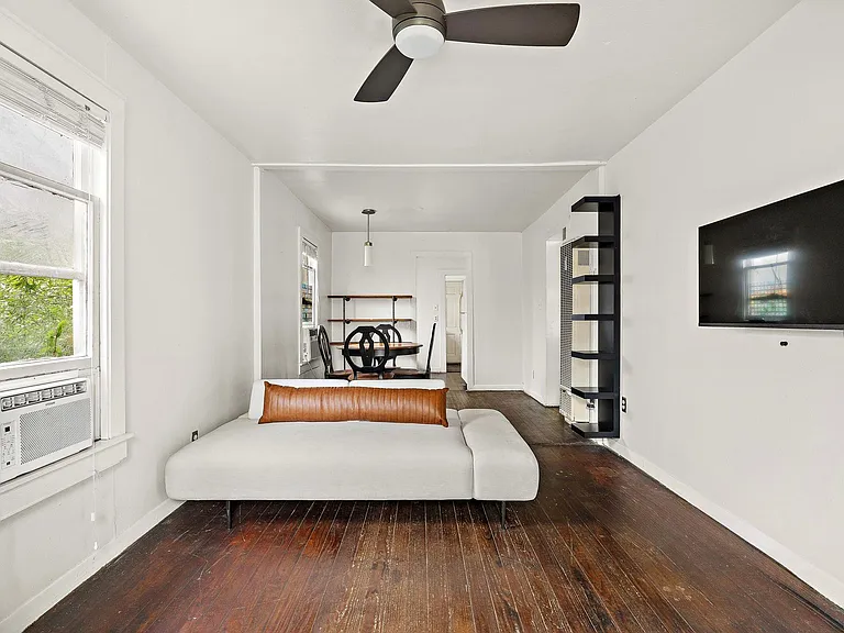 1710 Haskell St — Photo 8