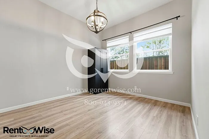 656 Cedar St #E — Photo 8
