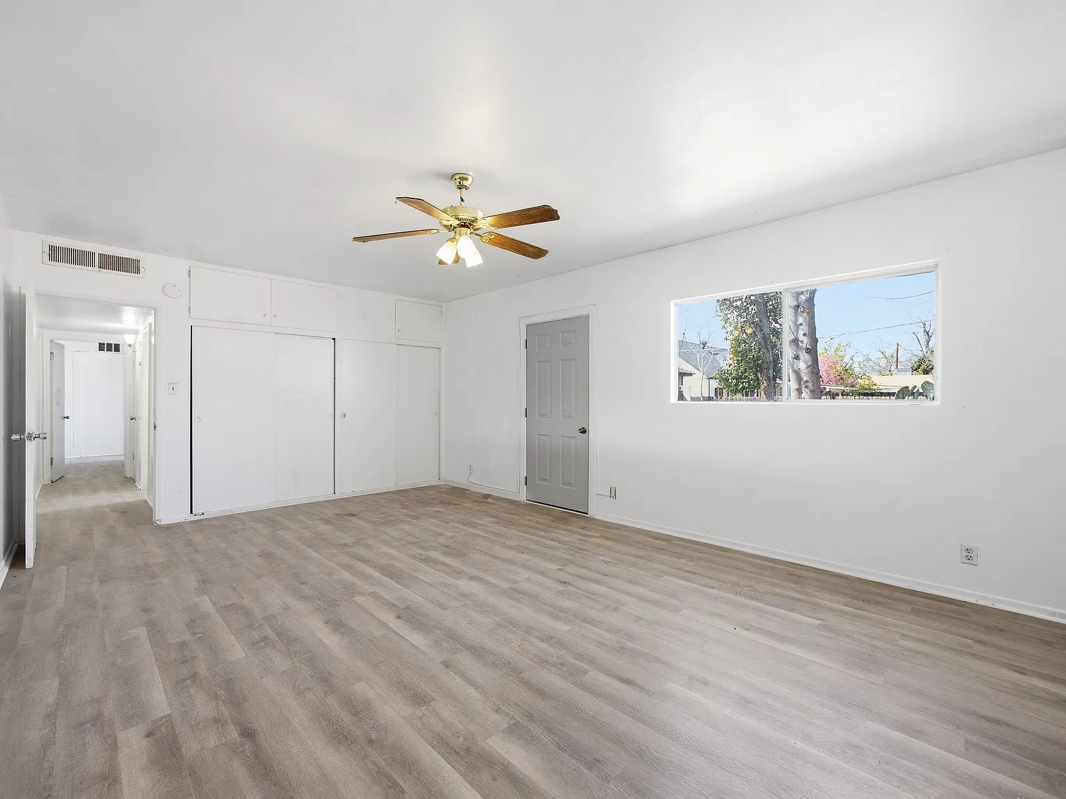 2 bed, $1,300 — Photo 4