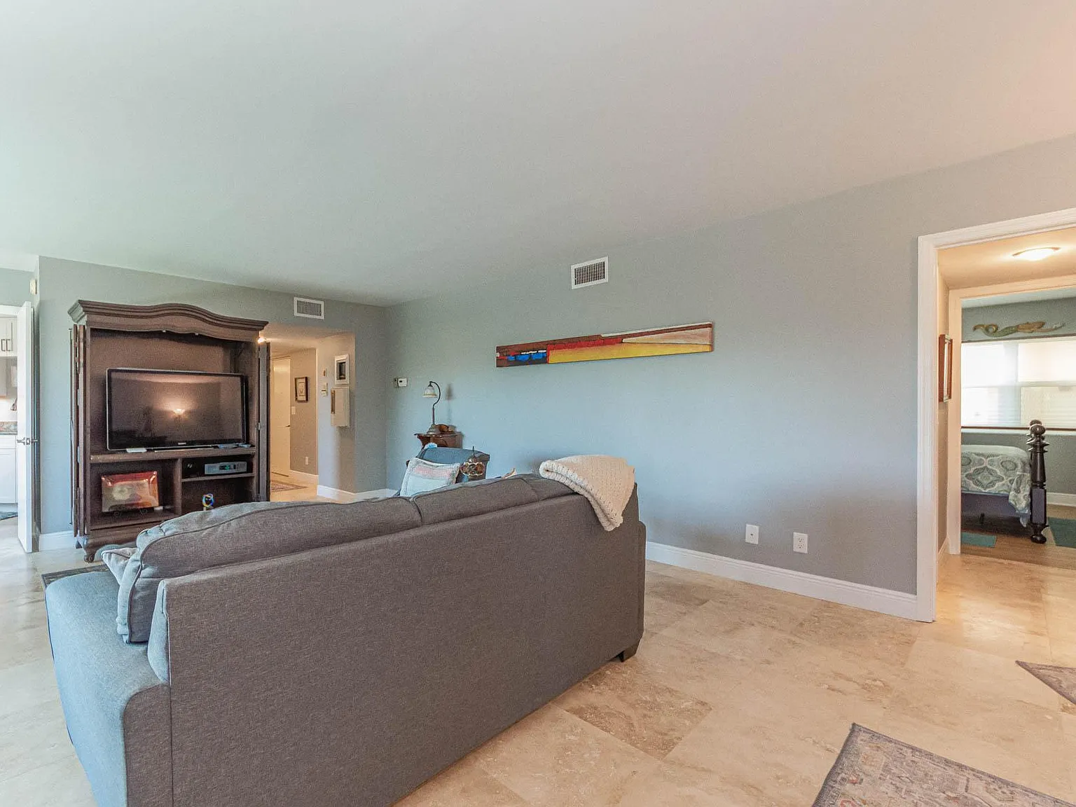 1715 Ocean Dr — Photo 3