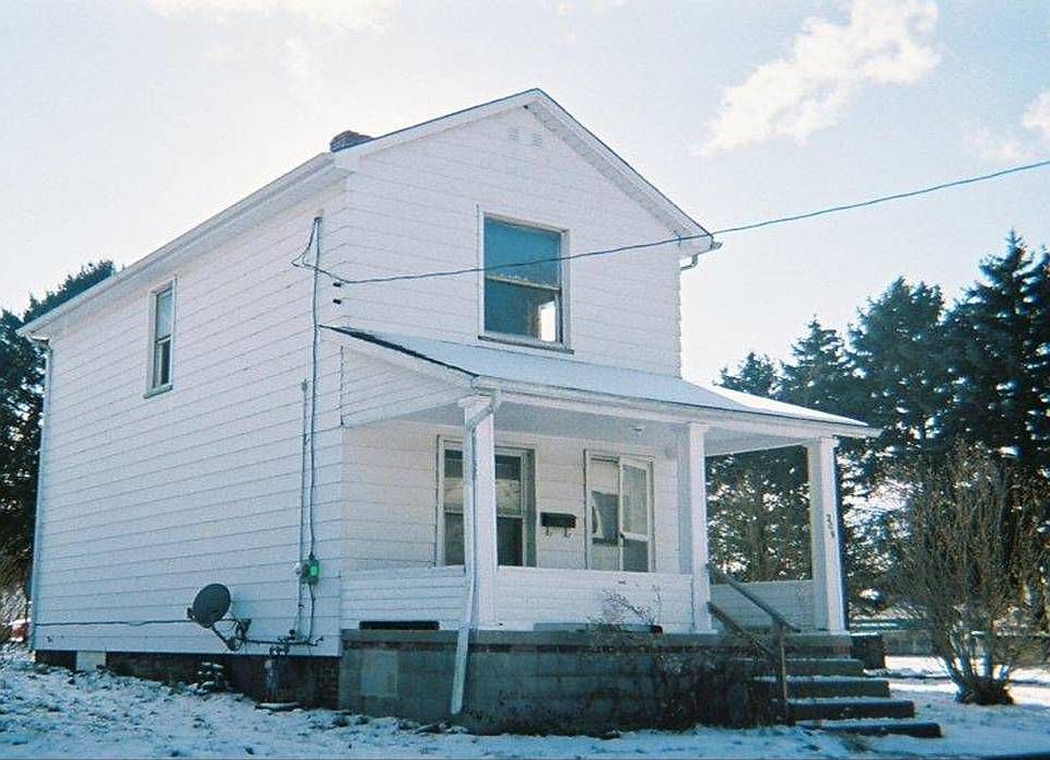 1st image of 209 Adelaide St