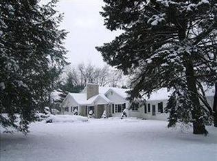 5860 S 12th St, Portage, MI 49024
