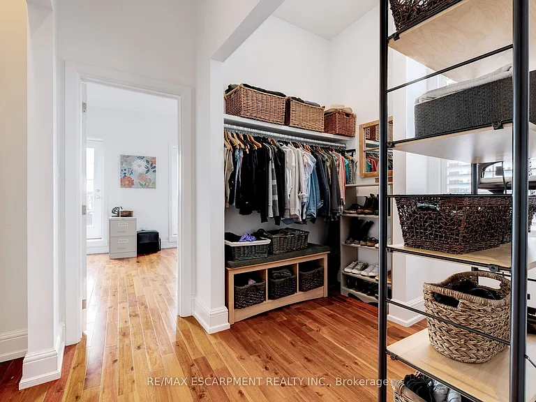 205 King St E #2 — Photo 34