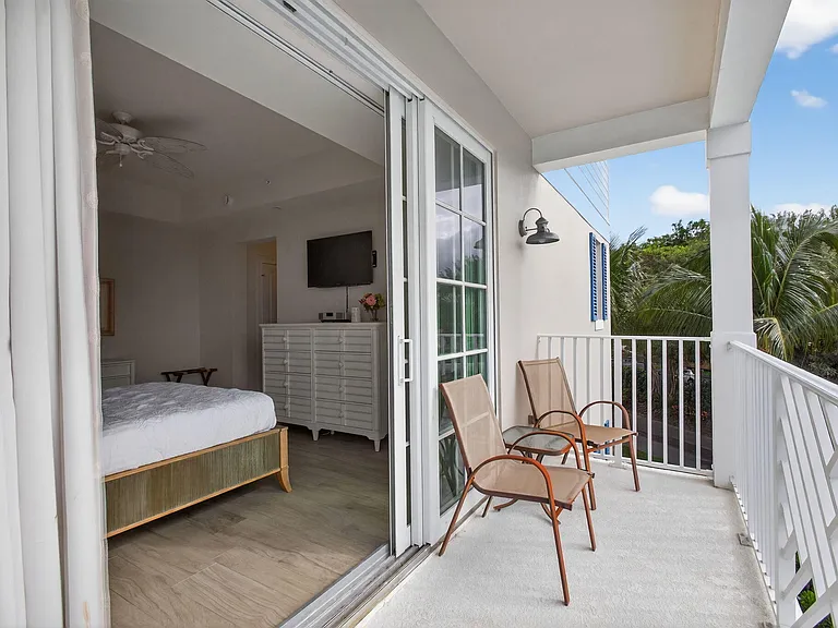 834 Bay Colony Dr S — Photo 29