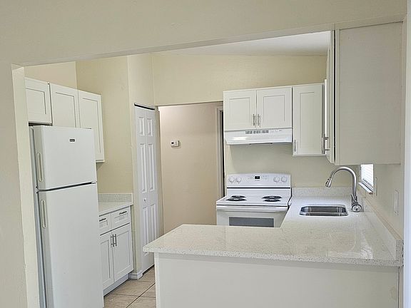 4th image of 711 Harland Ct