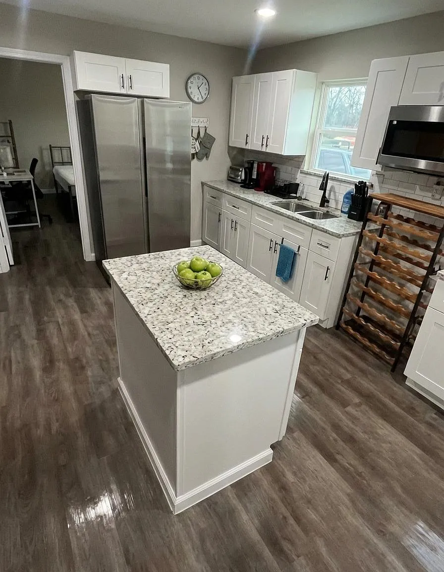 4 bed, 3.0 bath, 3244 sqft, $884 — Photo 4
