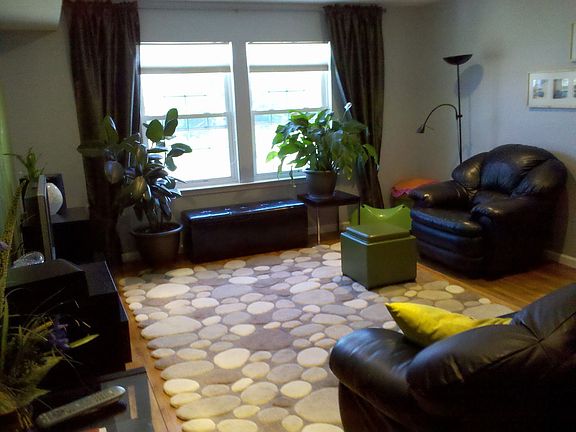 Livingroom (Left-Corner View)