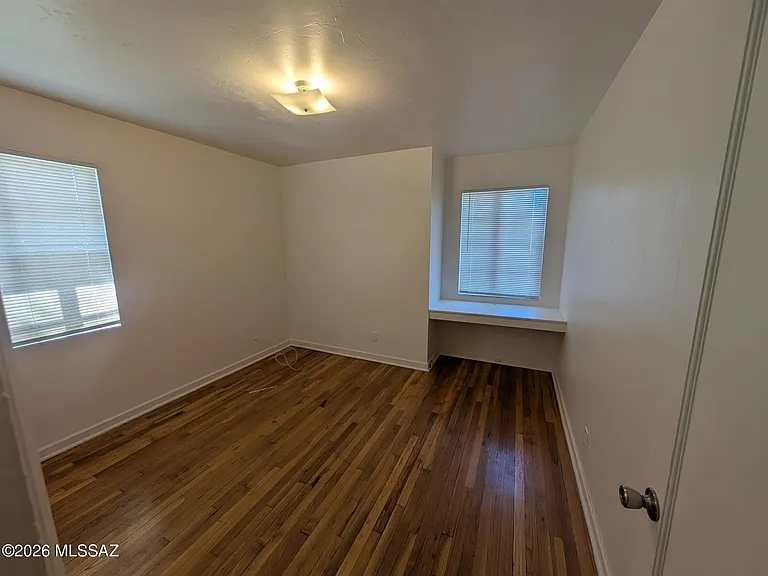 1401 E 10th St #3 — Photo 10