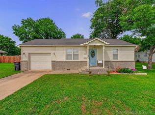 425 W 10th St, Chelsea, OK 74016