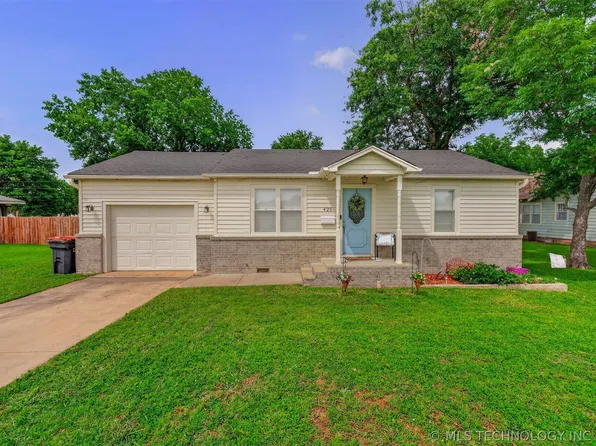 425 W 10th St, Chelsea, OK 74016