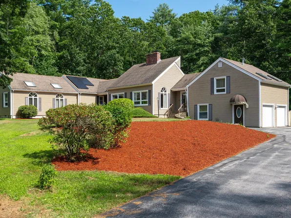 64 Carriage Lane, Bedford, NH 03110