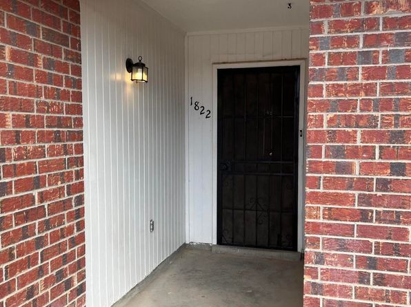1822 Jerry Abbott St, El Paso, TX 79936
