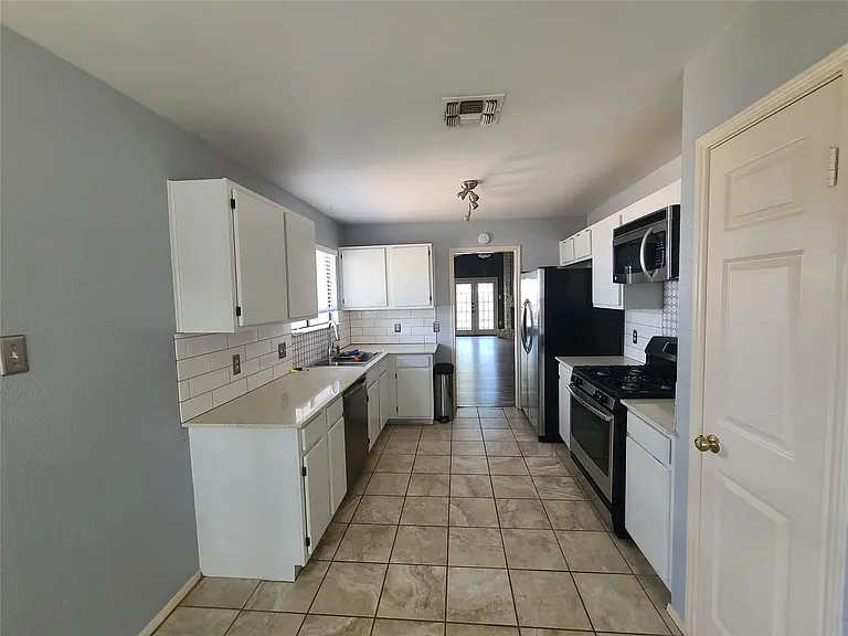 2812 Goldbridge Dr — Photo 7