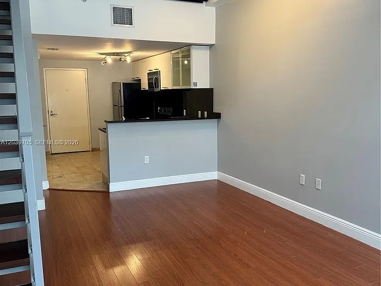 3339 Virginia St #105 — Photo 4