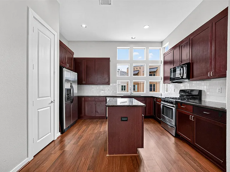 2352 Sperber Ln — Photo 13
