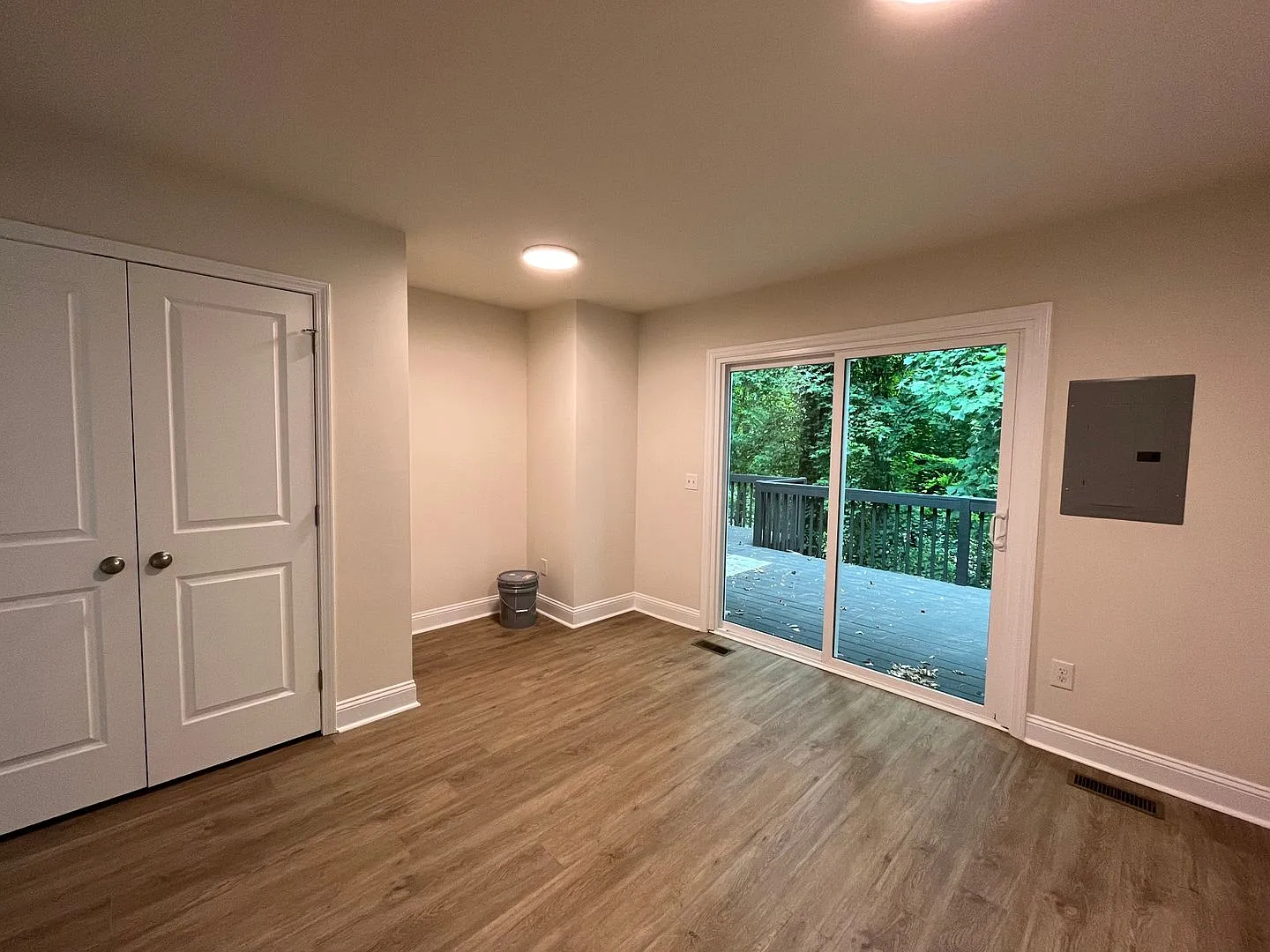 Newly Remodeled 2BD, 1.5BA Raleigh Townhome (Unit E) with Private Deck — Photo 4