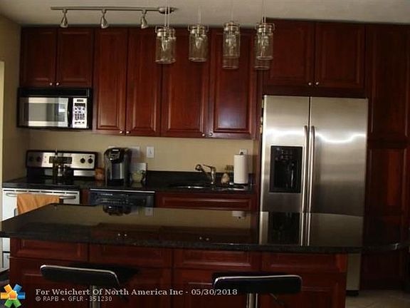 5th image of 2881 NE 32nd St APT 212