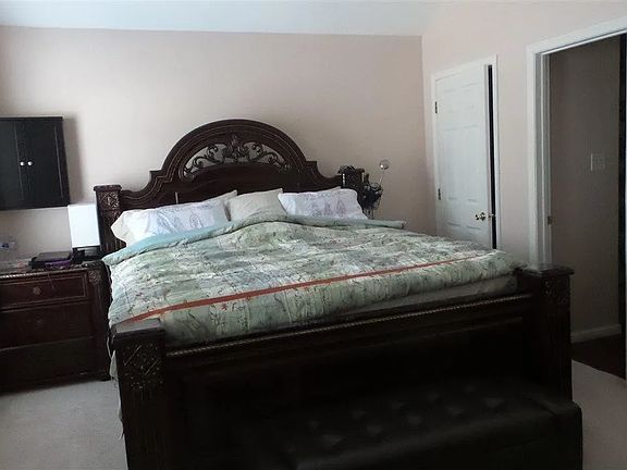 3rd image of 419 S Yam Ave #2