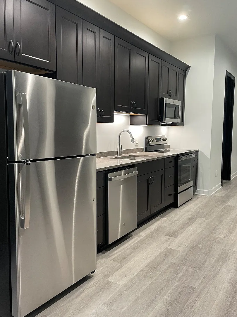 414 Shelden Ave - Apartment #2 — Photo 2