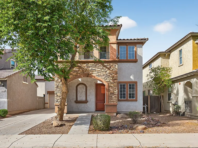 12034 W Polk St — Photo 31
