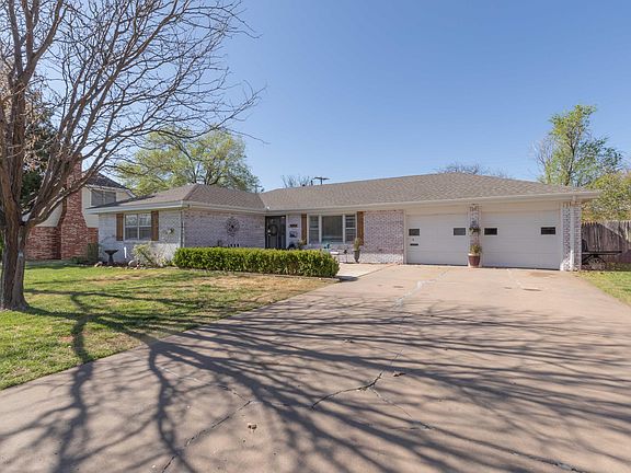 3rd image of 3922 Fleetwood Dr